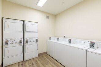 Sable Ridge Senior Residences South in Denver, CO - Building Photo - Interior Photo
