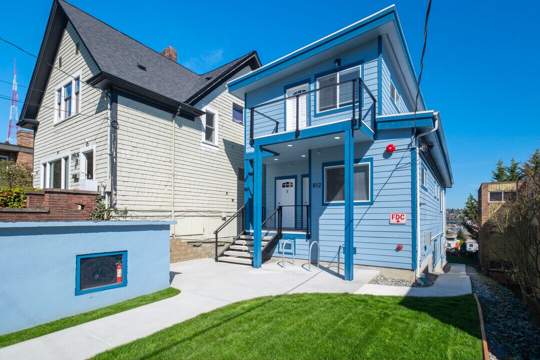812 2nd Ave N in Seattle, WA - Foto de edificio
