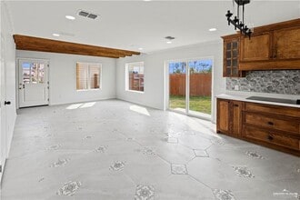 10 Karen Dr in Alton, TX - Building Photo - Building Photo