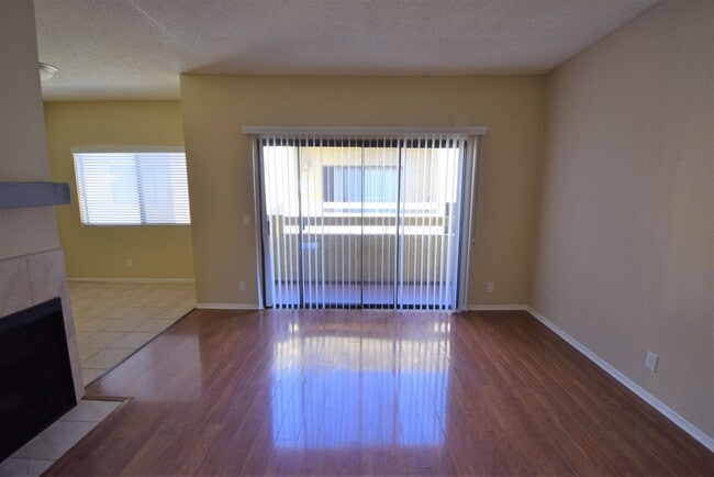 12142 Oxnard St in Los Angeles, CA - Building Photo - Building Photo
