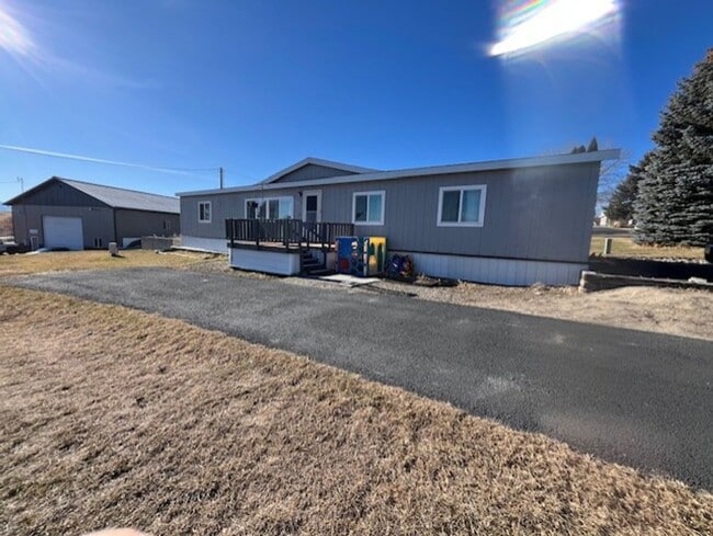 property at 6000 Crestline Dr