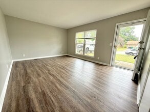 575 W Market St in Springboro, OH - Building Photo - Building Photo