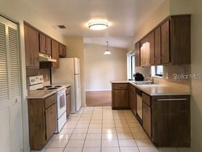 3026 NE 39th Pl in Ocala, FL - Building Photo - Building Photo