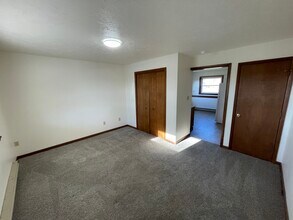 327 Centreville Pike, Unit 327 in Slippery Rock, PA - Foto de edificio - Building Photo