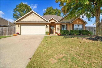 3000 SW Wentworth Ave in Bentonville, AR - Building Photo - Building Photo