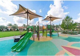 186 Rose Arch in Irvine, CA - Building Photo - Building Photo
