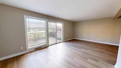 1220 Royal York Rd in London, ON - Building Photo - Building Photo