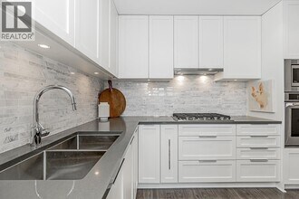 3873 Cates Lndg Wy in North Vancouver, BC - Building Photo - Building Photo
