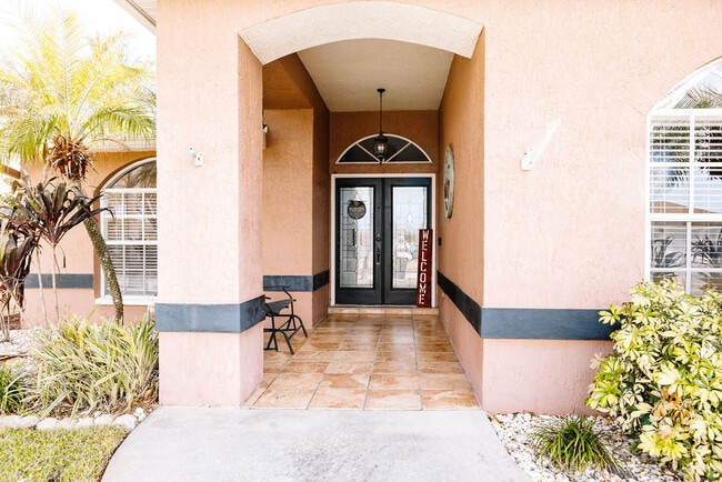 22620 Willow Lakes Dr in Lutz, FL - Building Photo - Building Photo