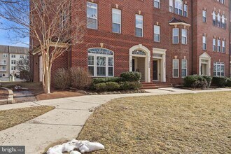 3624 Spring Hollow Ln in Frederick, MD - Building Photo - Building Photo