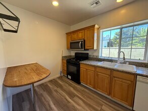 3913 Prospect Ave, Unit B in Culver City, CA - Foto de edificio - Building Photo