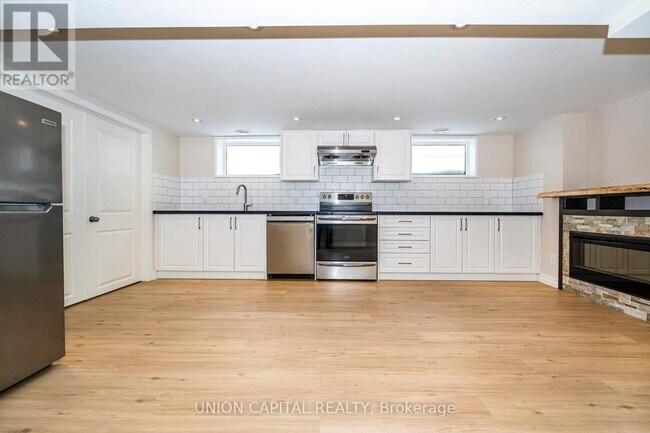 40 Peveril Hill N in Toronto, ON - Building Photo - Building Photo