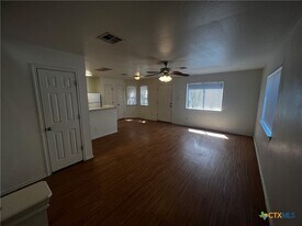 125 Cedargrove in San Marcos, TX - Building Photo