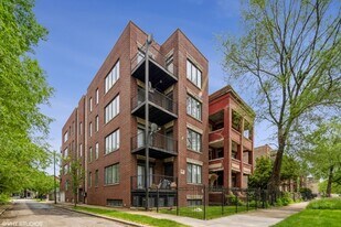 5219 S Michigan Ave in Chicago, IL - Building Photo