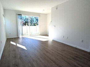 5910 Ortega Lk Dr in Jacksonville, FL - Building Photo - Building Photo