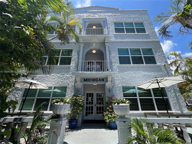 1618 Michigan Ave in Miami Beach, FL - Building Photo - Building Photo