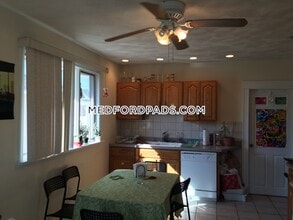 40 Windsor Rd in Medford, MA - Foto de edificio - Building Photo