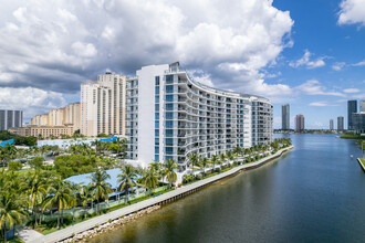 Echo Aventura in Aventura, FL - Building Photo - Building Photo