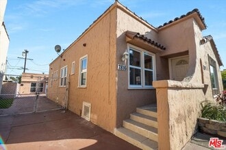 7818 Dalton Ave in Los Angeles, CA - Building Photo - Building Photo