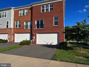 8862 Orchard Ln in Manassas, VA - Building Photo - Building Photo