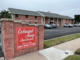 Colonial Arms Apartments in Kingsville, TX - Building Photo