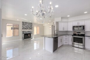 9611 S 50th St in Phoenix, AZ - Building Photo