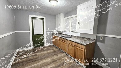 19609 Shelton Dr in Cleveland, OH - Building Photo - Building Photo