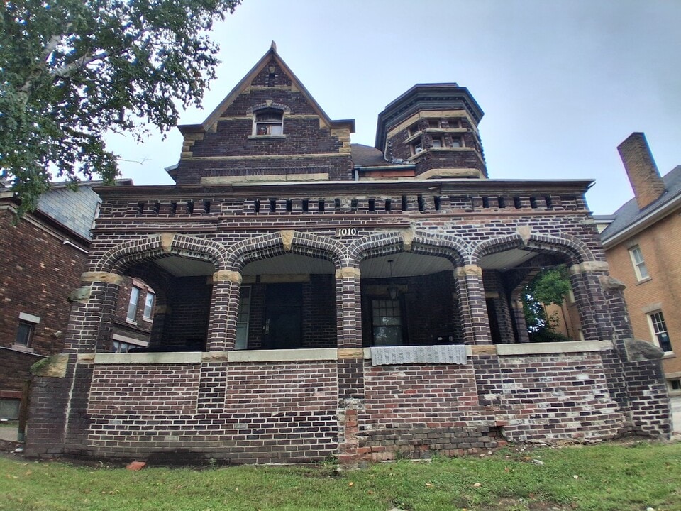 1010 N Vermilion St in Danville, IL - Building Photo