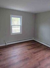 24 Steinhardt Ave in Old Bridge, NJ - Building Photo - Building Photo