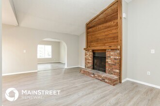 105 Whispering Pines Ct in Sanford, FL - Building Photo - Building Photo