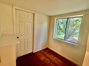 1020 Poole Rd in Westminster, MD - Foto de edificio - Building Photo