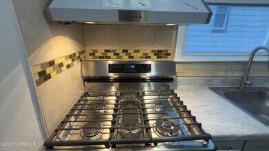 56 Lindsley Pl in East Orange, NJ - Building Photo - Building Photo