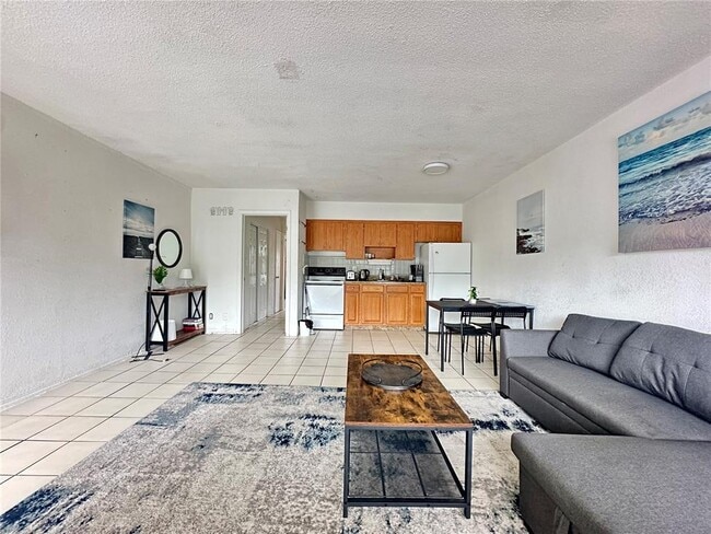 3100 NE 9th St, Unit 1