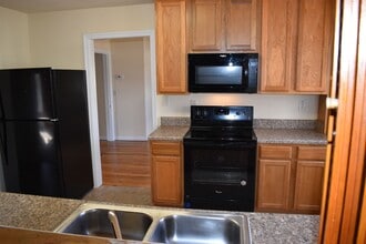 6739 S Sweetwater Rd in Lithia Springs, GA - Building Photo - Building Photo