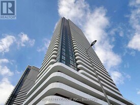 8 Interchange Wy in Vaughan, ON - Building Photo