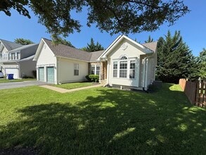 815 Aztec Dr in Frederick, MD - Building Photo - Building Photo