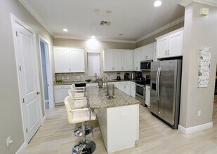 1320 Kendari Ter in Naples, FL - Building Photo - Building Photo