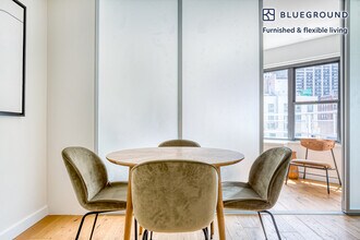 279 E 44th St in New York, NY - Building Photo - Building Photo