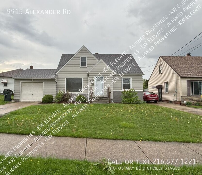 9915 Alexander Rd in Garfield Heights, OH - Building Photo