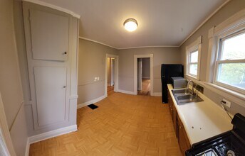 45 Beacon St, Unit Second Floor - 2 BR in Rochester, NY - Building Photo - Building Photo