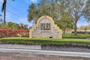 457 Vista Isles Dr in Plantation, FL - Building Photo