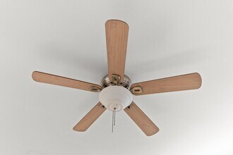 526 Magnolia Ave in Long Beach, CA - Foto de edificio - Building Photo