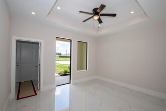 122 SE 12th Ter in Cape Coral, FL - Building Photo - Building Photo
