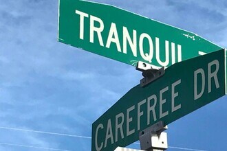 7542 E Carefree Dr, Unit 1 in Carefree, AZ - Building Photo - Building Photo