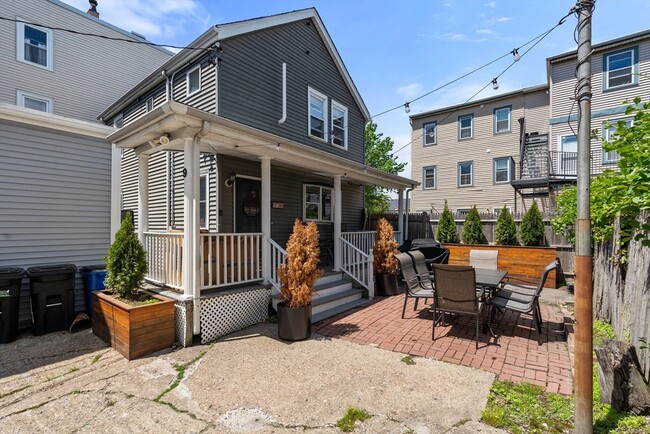 property at 9 Dexter St