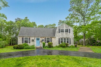 93 Twin Hill Rd, Unit 2 in East Falmouth, MA - Building Photo - Building Photo