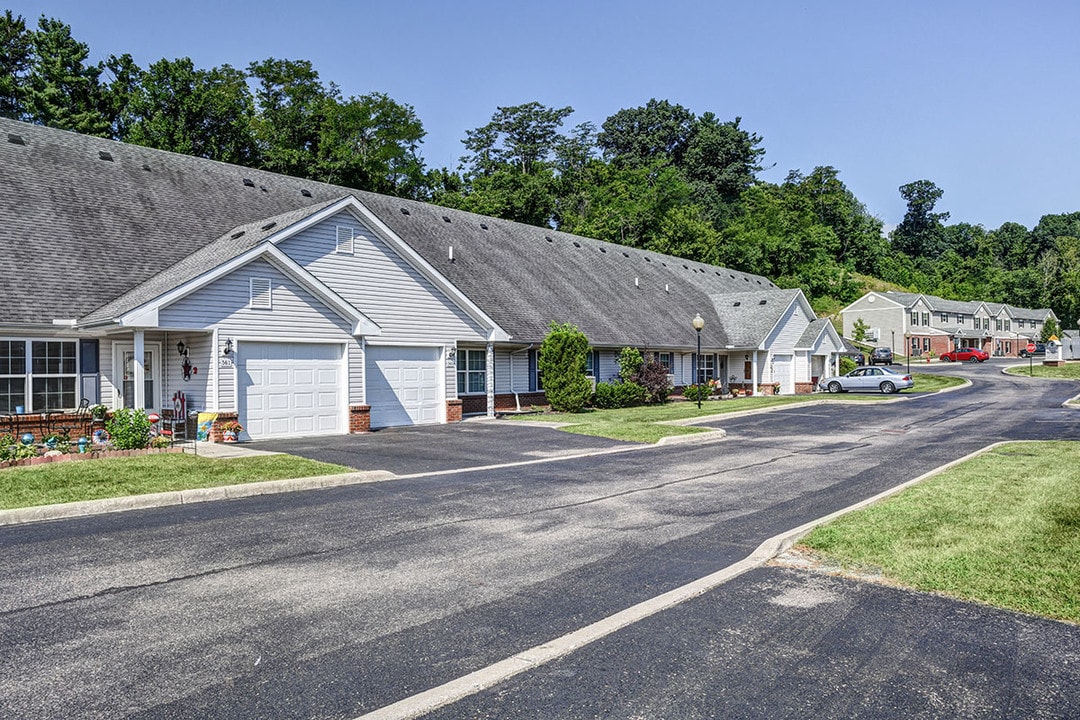 Clover Ridge in Mcconnelsville, OH - Building Photo