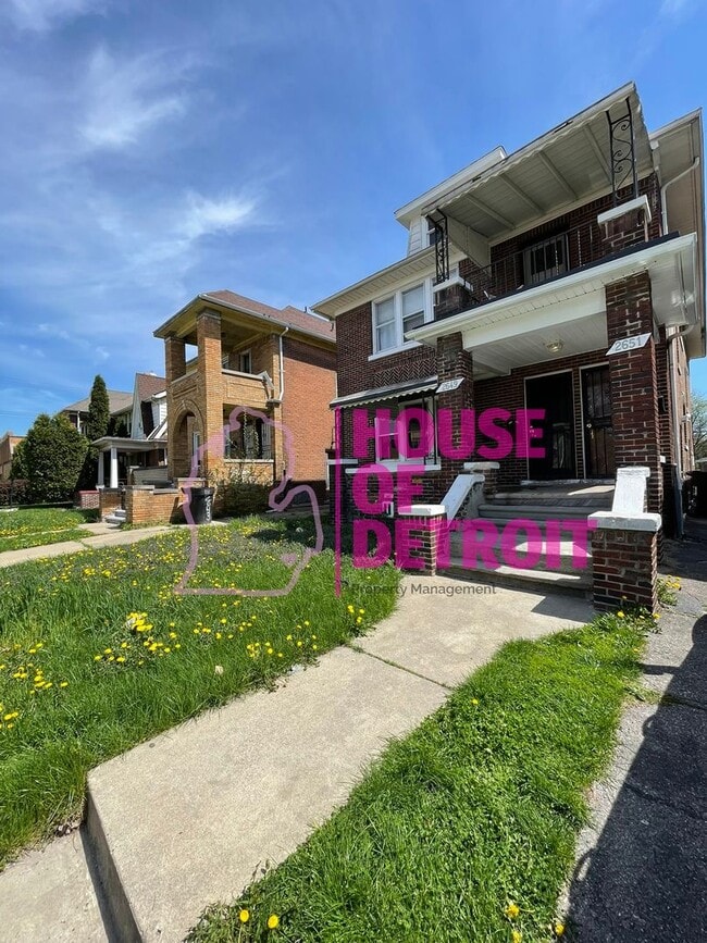property at 2649 Pasadena St