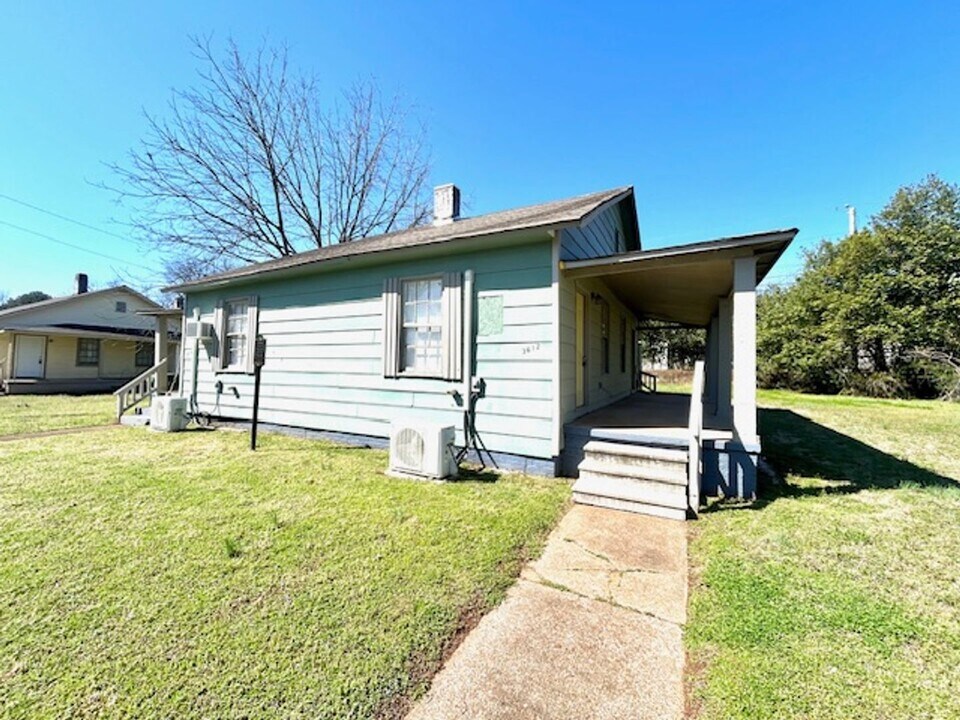 3612 Fairview St SW in Huntsville, AL - Building Photo