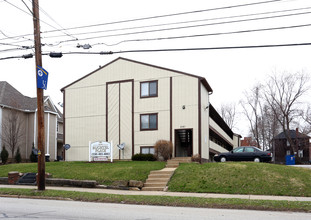 East Buchtel Place in Akron, OH - Building Photo - Building Photo